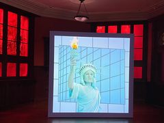 -Nathalie Djurberg与Hans Berg“牛皮纸包裹的月亮”-Prada荣宅当季展览