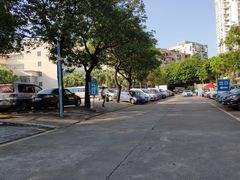 -燕子岗体育场