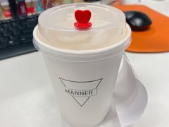 澳式白咖啡-Manner Coffee(芮欧百货店)
