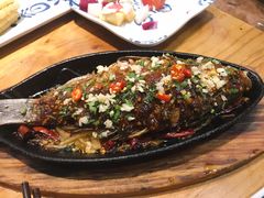 羞羞的烤鲫鱼-東北一鴿(繁荣路店)