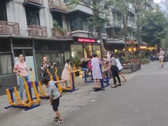 -泡桐树街