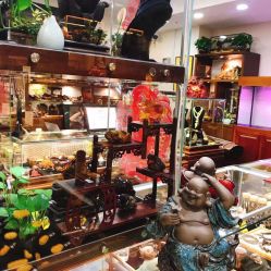 -灵彩珠宝(朗香街店)