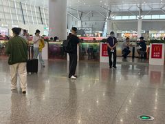 -麦当劳(上海虹桥站30B检票口楼上)