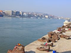 -多瑙河畔鞋履雕塑