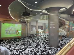 -奈尔宝·国风主题儿童乐园·亲子餐厅(豫园商城店)
