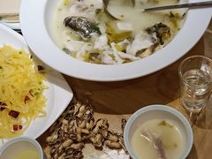 -严记小天府酸菜鱼(西四路店)