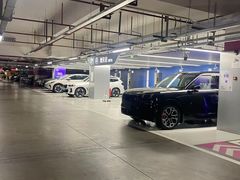 -万象城-停车场