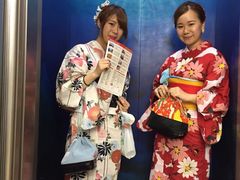 -东京都浅草樱花和服租赁店
