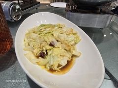 手撕包菜-辛香味烧鱼馆·非遗技艺·排骨红烧肉(光谷医药园店)