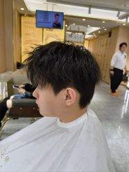 -一東造型烫发染发