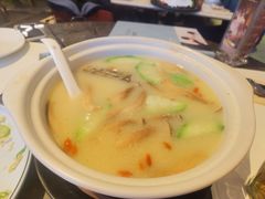无油鱼汤煮时蔬-港丽餐厅(高德置地店)