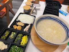 -新世界·过桥米线宴