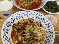 -李与白包子铺(桐梓林店)