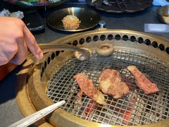 -铭牛烧肉·和牛海鲜自助(高新月牙湖店)