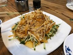 -溢心园香河肉饼总店
