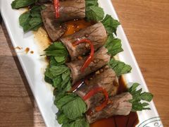 薄荷牛肉卷-云海肴·汽锅鸡·云南代表菜(东坝金隅店)
