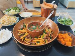 -牛喵喵铜锅牛肉馆