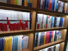 -新华书店(沙坪坝书城店)