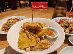 -头上红煨盐鸡·非遗院子餐厅