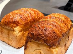 -HOT CRUSH趁热集合·现烤面包(上海环球港店)