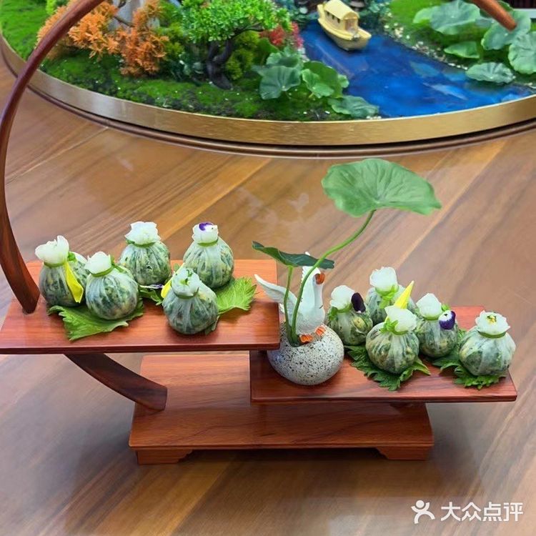 我朋友喊我去吃的,我们7个人,吃的套餐,折扣力度非常大