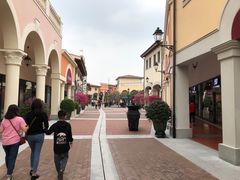 -佛罗伦萨小镇广佛名品奥特莱斯(疏港路店)