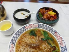 蝶豆花酸奶水果粒-天龙宝严素食馆(大兴善寺店)