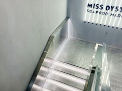 -蚝美人·生蚝海鲜烧烤(茶花园店)