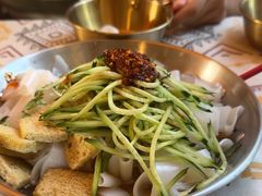 -满格嗦新疆椒麻鸡火锅.炒米粉(川大江安校区店)