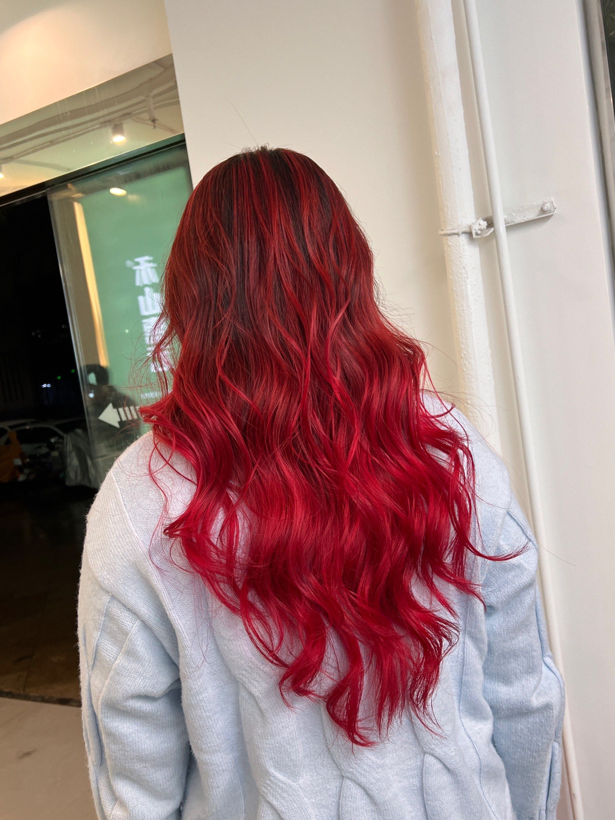 卷发女神的红色诱惑