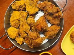 -BHC炸鸡(明洞总店)