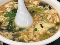 酸辣汤-李连贵酒家熏肉大饼(昆明街店)