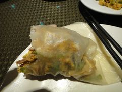 筋饼夹得鸡蛋和熏肉-老昌春饼(中央大街店)
