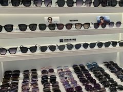 -J-Optical佳视明眼镜·蔡司视觉(青岛金茂览秀城店)