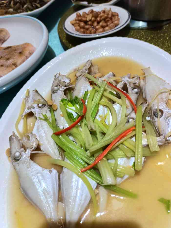 海门湾鱼仔·潮汕美食(岗丰店)-"该店停车位还挺足的,地下停车场吃饭