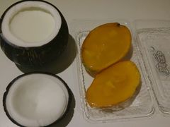 -志龙皇冠吃货椰子铺