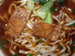 红烧大排面-雲栖斜街炸酱面馆