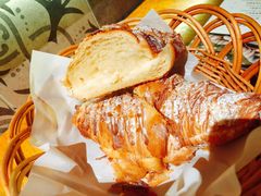 流奶黄金羊角-麦田工坊(月湖店)