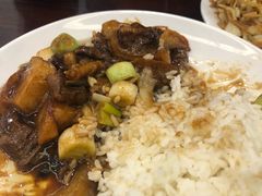 土豆牛肉盖饭-聚德华天护国寺小吃(甜水园店)