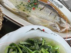 -七的湖·晚芳亭·阳澄湖农家菜·大闸蟹(莲花岛店)