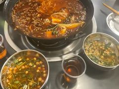 -鸿顺老铁锅美蛙鱼府(解放碑店)