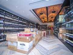 店内环境-屈臣氏酒窖(上海静安嘉里中心店)