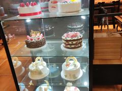 面包甜点陈列柜-酵墅·手感烘焙(印象汇店)