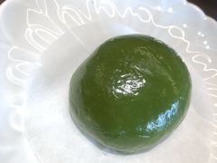 麦青咸蛋黄肉松青团-佬泰丰斋· 乌镇茶食餐厅