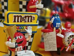 -m豆巧克力世界(上海世茂广场店)