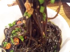 酸辣蕨根粉-阿里家·新疆烤肉酒場 by MIG