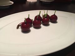 樱桃鹅肝-广州柏悦酒店·悦景轩·粤菜餐厅