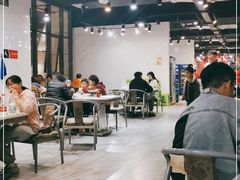 大堂-凤凰路何眼镜香辣蟹(花果园店)