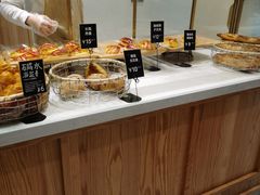 面包甜点陈列柜-分子跳动鲜活面包(五一大道店)