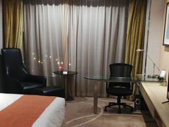 -上海虹桥西郊假日酒店